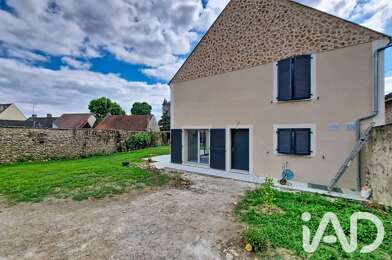 Maison 6 pièces 1800 €