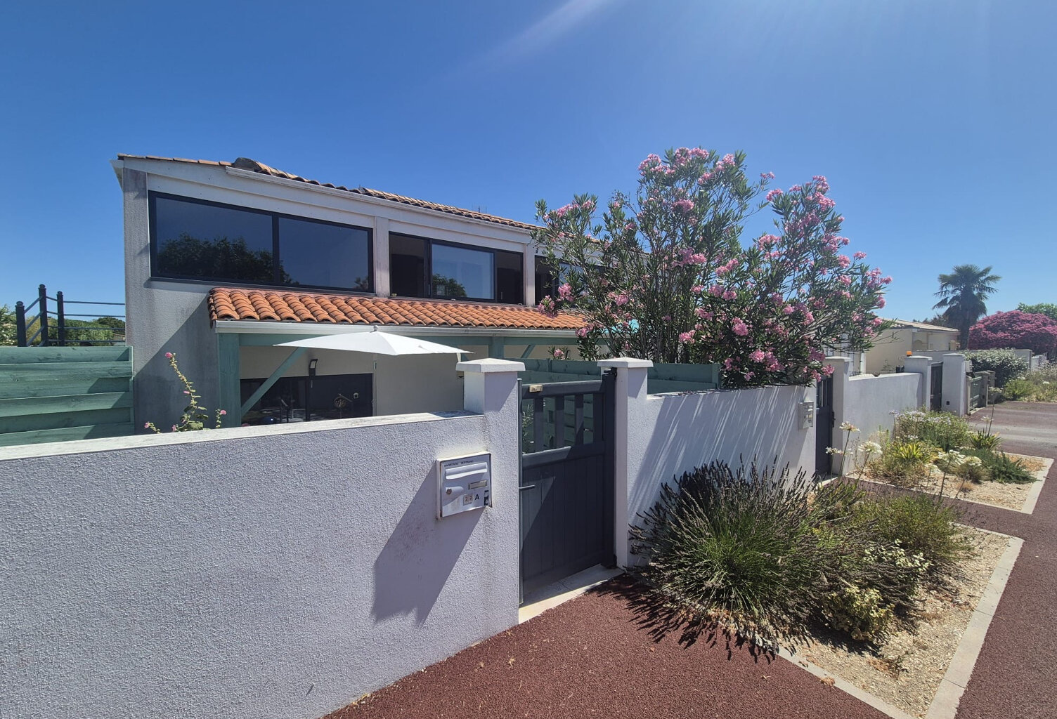 MAISON - SAINT-SULPICE-DE-ROYAN — photo 1