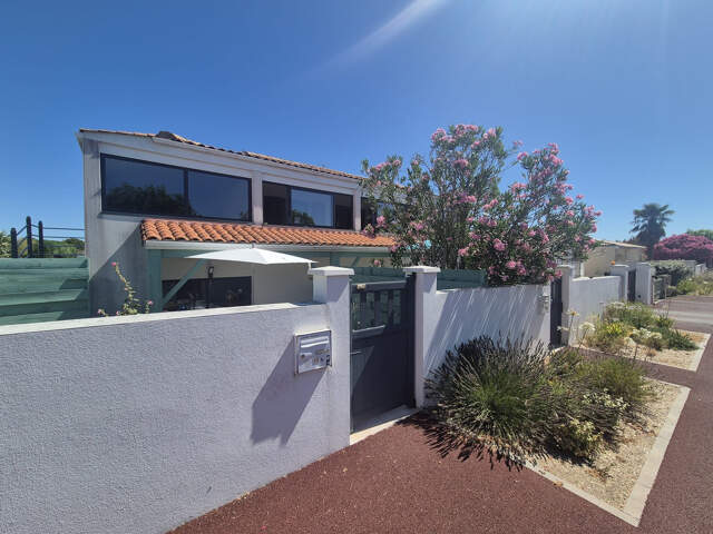 MAISON - SAINT-SULPICE-DE-ROYAN — photo du bien