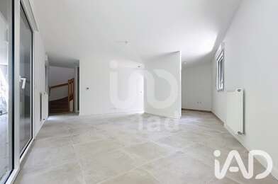 Appartement 4 pièces 1330 €