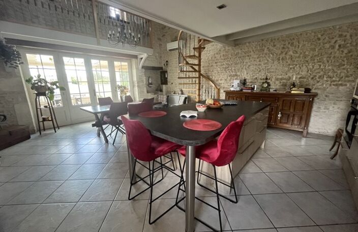 Vente maison 4 pièces 120 m² Saint-Loup (17380) — photo 4
