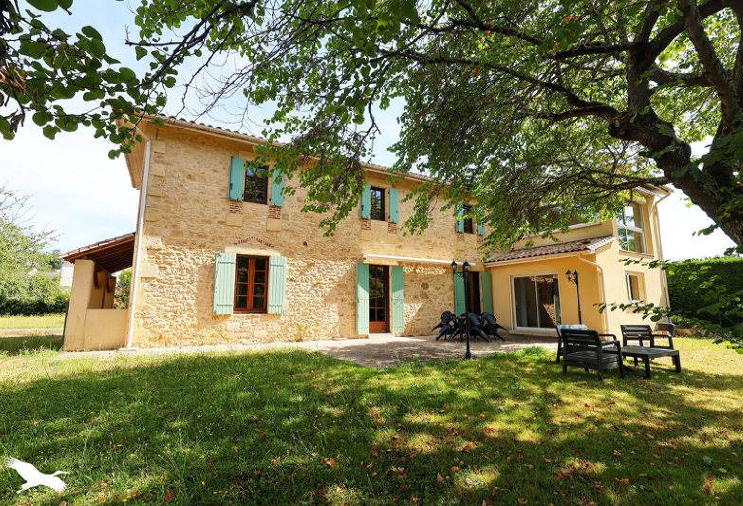 Maison en pierre de 6 pièces principales — photo 1