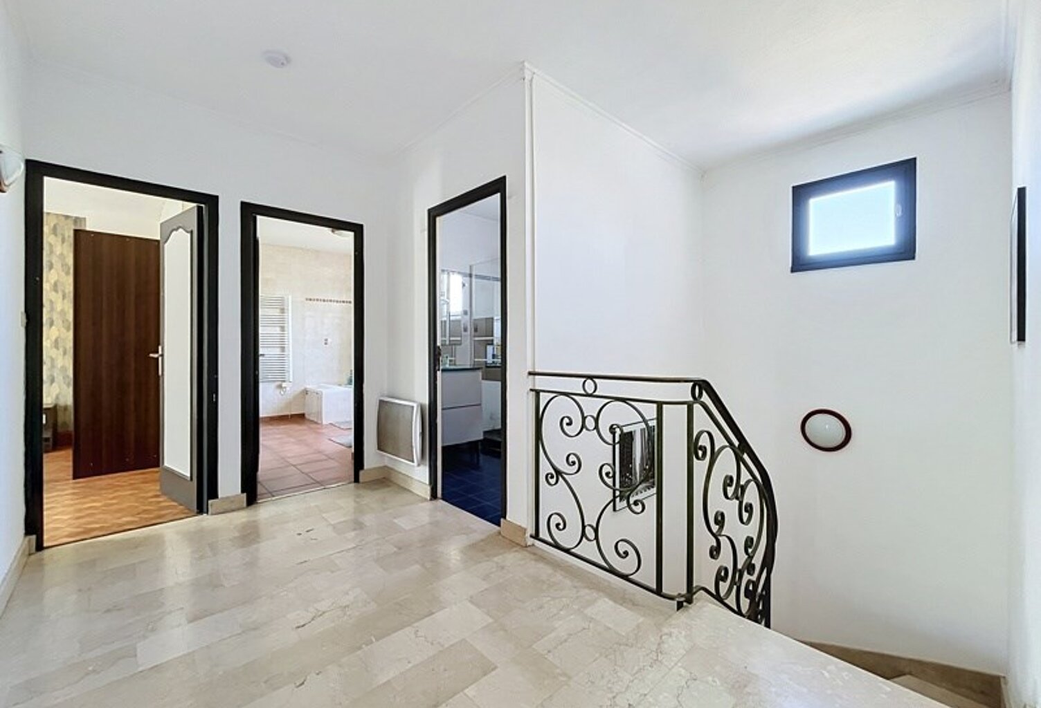 Maison de ville de 9 pièces principales — photo 1