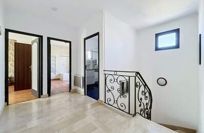 Maison de ville de 9 pièces principales — photo du bien