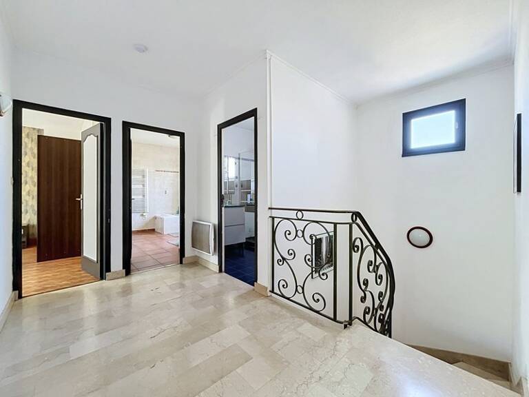 Maison de ville de 9 pièces principales — photo 1
