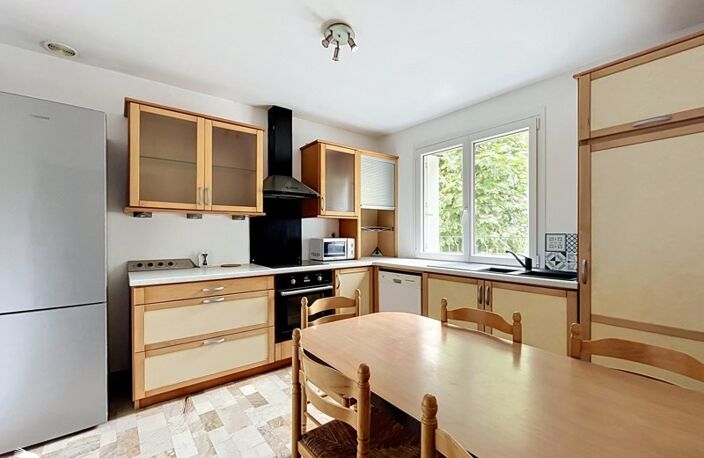 Maison de ville de 9 pièces principales — photo 2