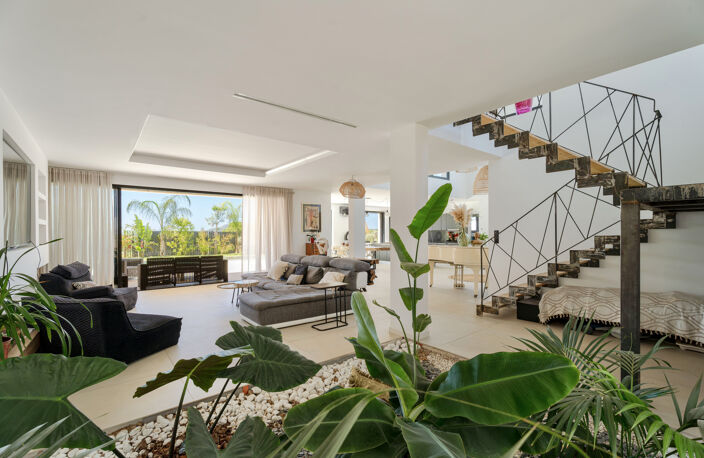 Maison contemporaine - 255m2 - piscine - Studio — photo 2
