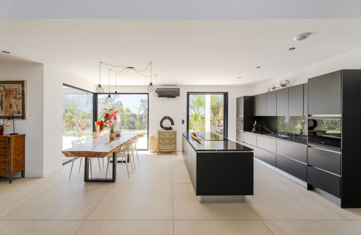 Maison contemporaine - 255m2 - piscine - Studio — photo 4