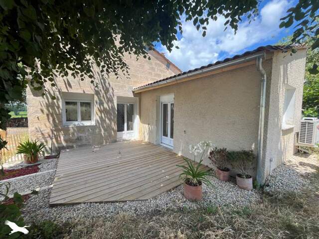 Maison en pierre de 3 pièces principales — photo du bien