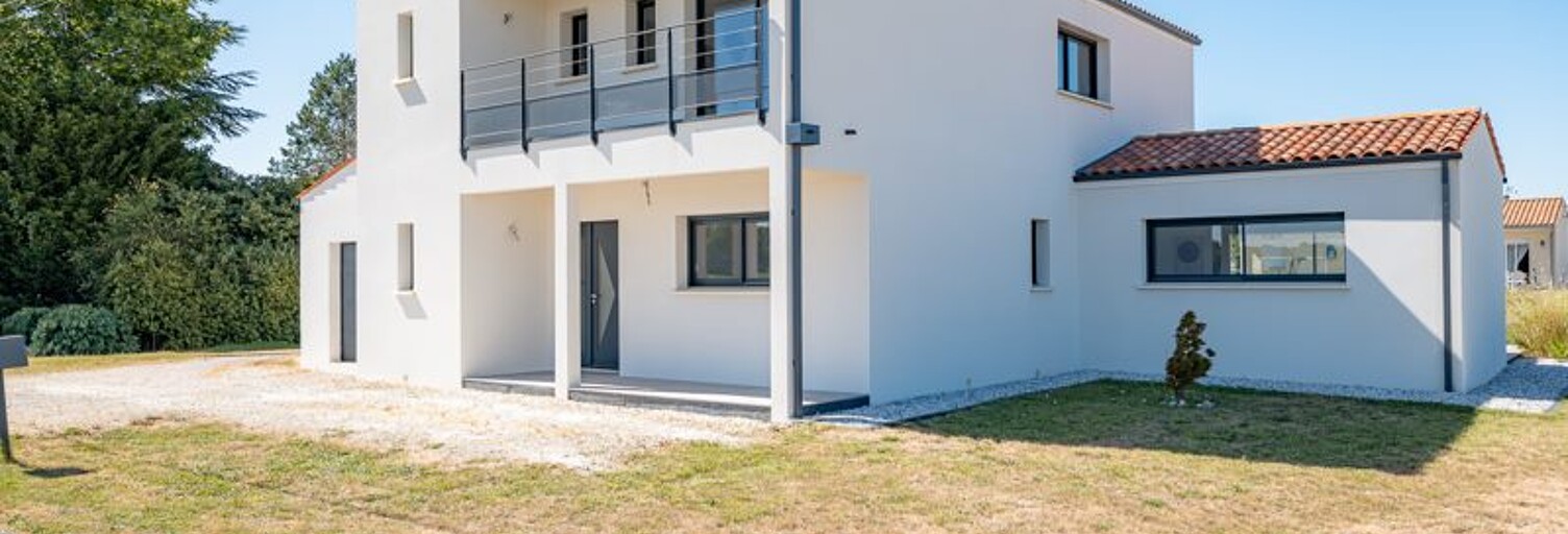 Maison 6 Pièces 203 m² à vendre à Rouffiac (17800)