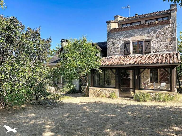 Maison en pierre de 6 pièces principales — photo 1