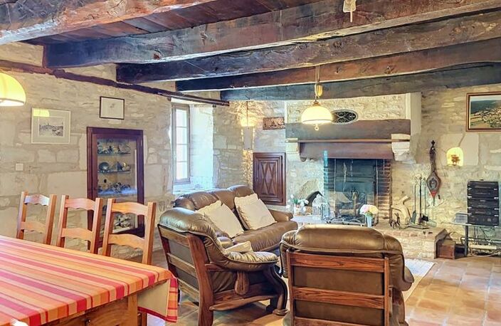Maison en pierre de 6 pièces principales — photo 3