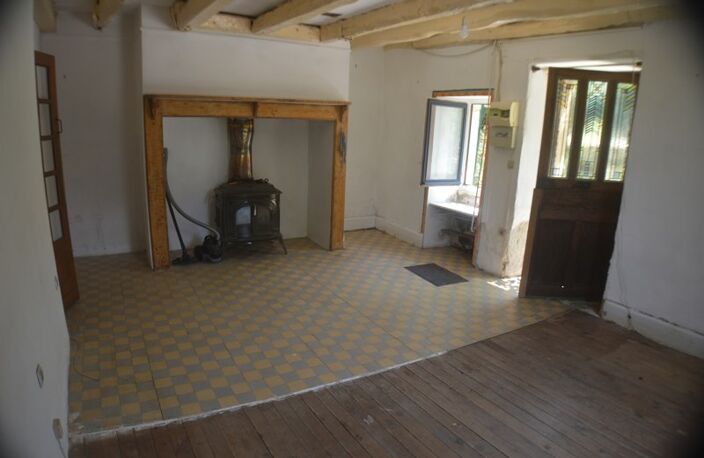 Maison en pierre de 3 pièces principales — photo 2