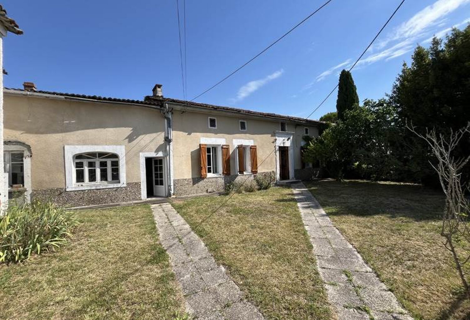 Maison en pierre de 4 pièces principales — photo 1