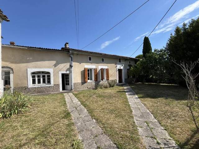 Maison en pierre de 4 pièces principales — photo du bien