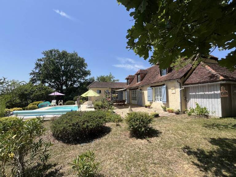 Maison en pierre de 6 pièces principales — photo 1