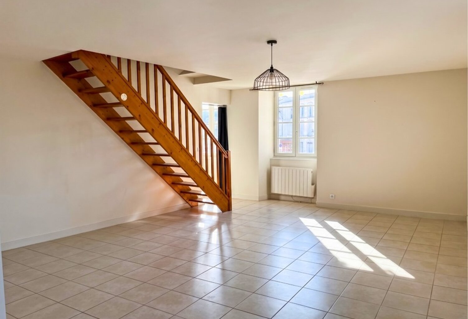 Vente immeuble   Jonzac (17500) — photo 1