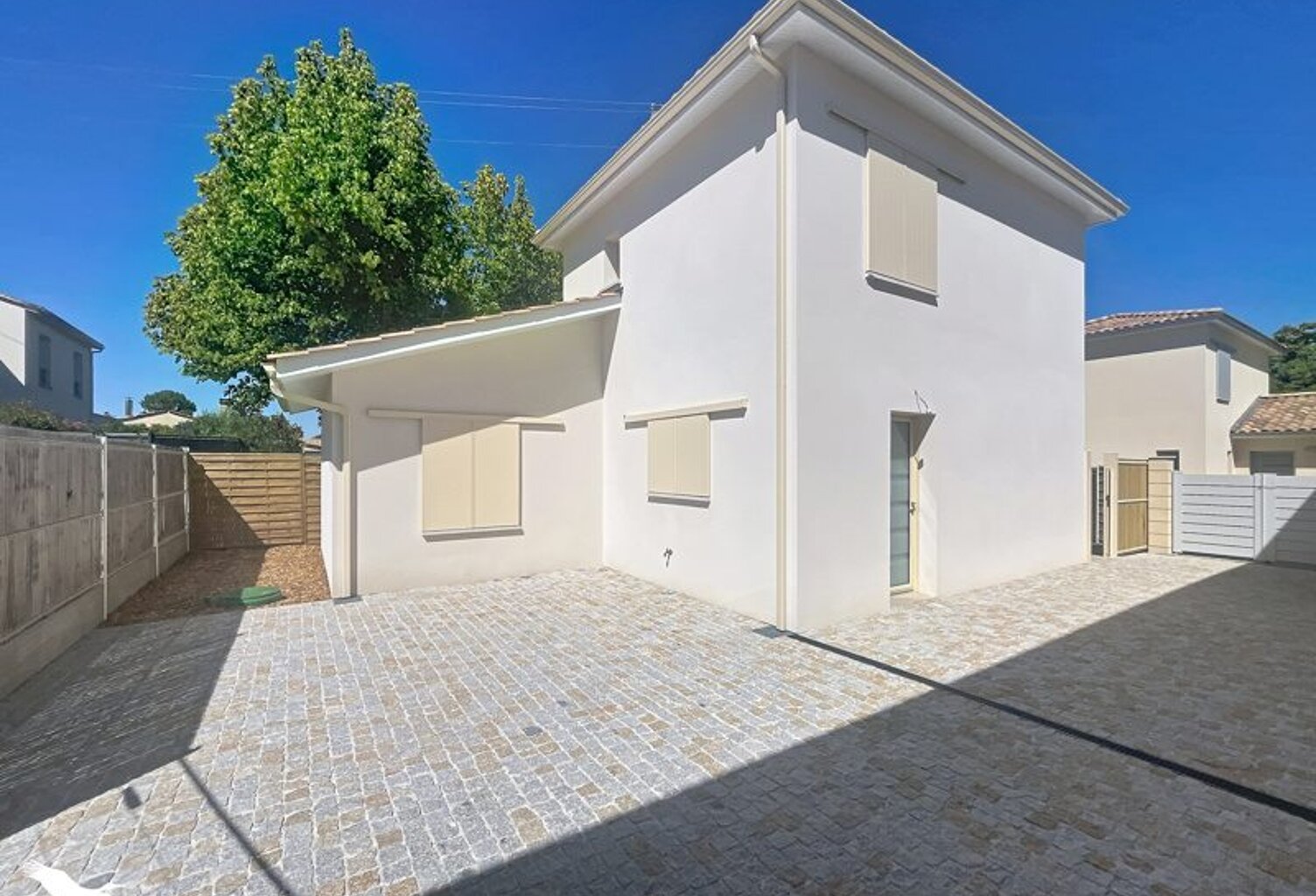 Pavillon de 4 pièces principales — photo 1