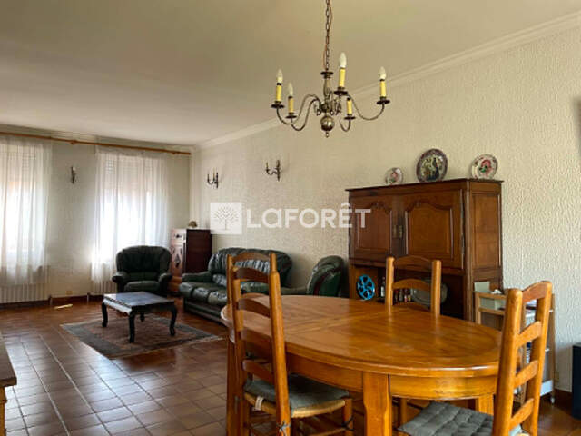 Aulnoye-Aymeries / Vaste Maison de 161 m2 à usage d'habitation et de commerce avec parking, abri de jardin sur terrain de 1100 m2 — photo du bien