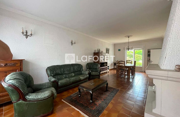 Aulnoye-Aymeries / Vaste Maison de 161 m2 à usage d'habitation et de commerce avec parking, abri de jardin sur terrain de 1100 m2 — photo 2