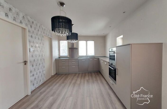 Maison de ville en pierres   Charme, cachet et cour privée — photo 2