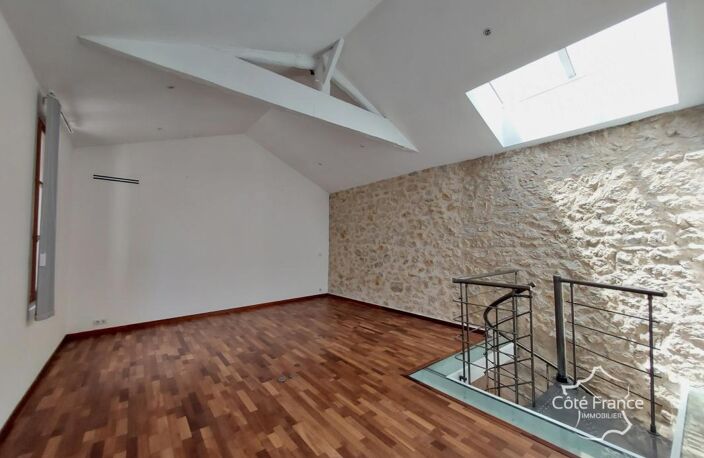 Maison de ville en pierres   Charme, cachet et cour privée — photo 4