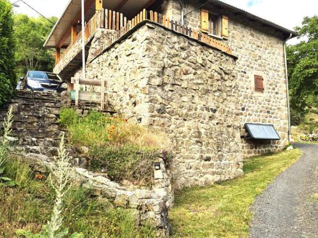 Maison de caractère de 65 m2 avec grande terrasse, nombreuse — photo du bien