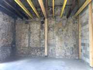 GARAGE 29 m2 OU ESPACE DE STOCKAGE AVEC COUR A LESPARRE — photo 2