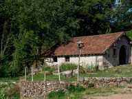 Maison à rénover avec vue dégagée sur la nature — photo 4
