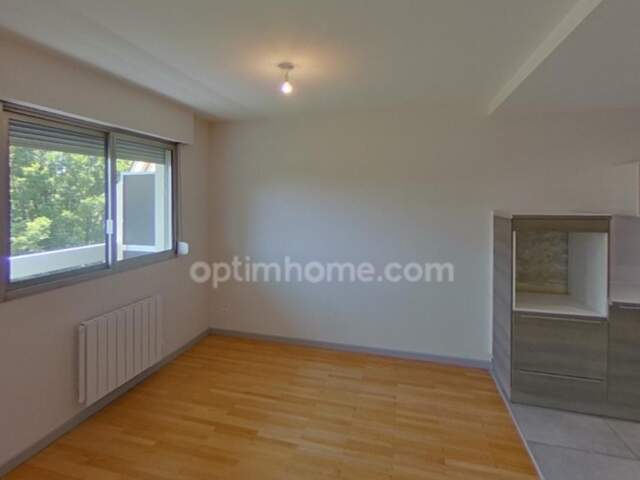 VILLEURBANNE La Doua – à vendre T4, 3 chambres, traversant rénové de 90 m² avec balcon, cave — photo du bien