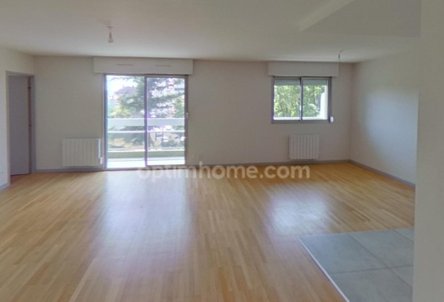 VILLEURBANNE La Doua – à vendre T4, 3 chambres, traversant rénové de 90 m² avec balcon, cave — photo 1