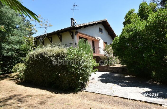 CARCANS BOURG - Maison familiale à rénover avec dépendances sur un magnifique terrain arboré d'environ 1400 m2 — photo 2