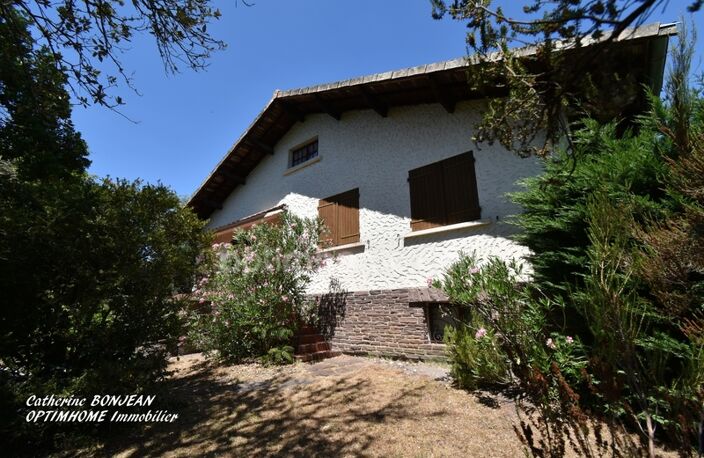 CARCANS BOURG - Maison familiale à rénover avec dépendances sur un magnifique terrain arboré d'environ 1400 m2 — photo 4