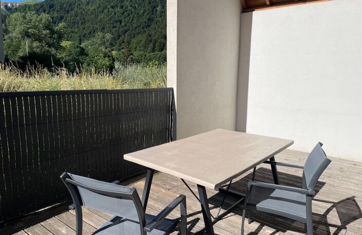 Maison récente 70 m² — Le Mont-Dore (Massif du Sancy) — 2 chambres — terrasse (22  m²)— grand garage (44 m²) — photo 3