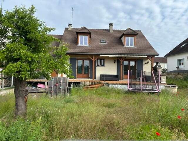 Maison familiale indépendante à vendre 8 pièces PONT SAINTE MAXENCE (60) — photo du bien