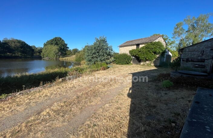 Maison  sur 8853 m2  avec étang, jardin plat et dépendances — photo 3