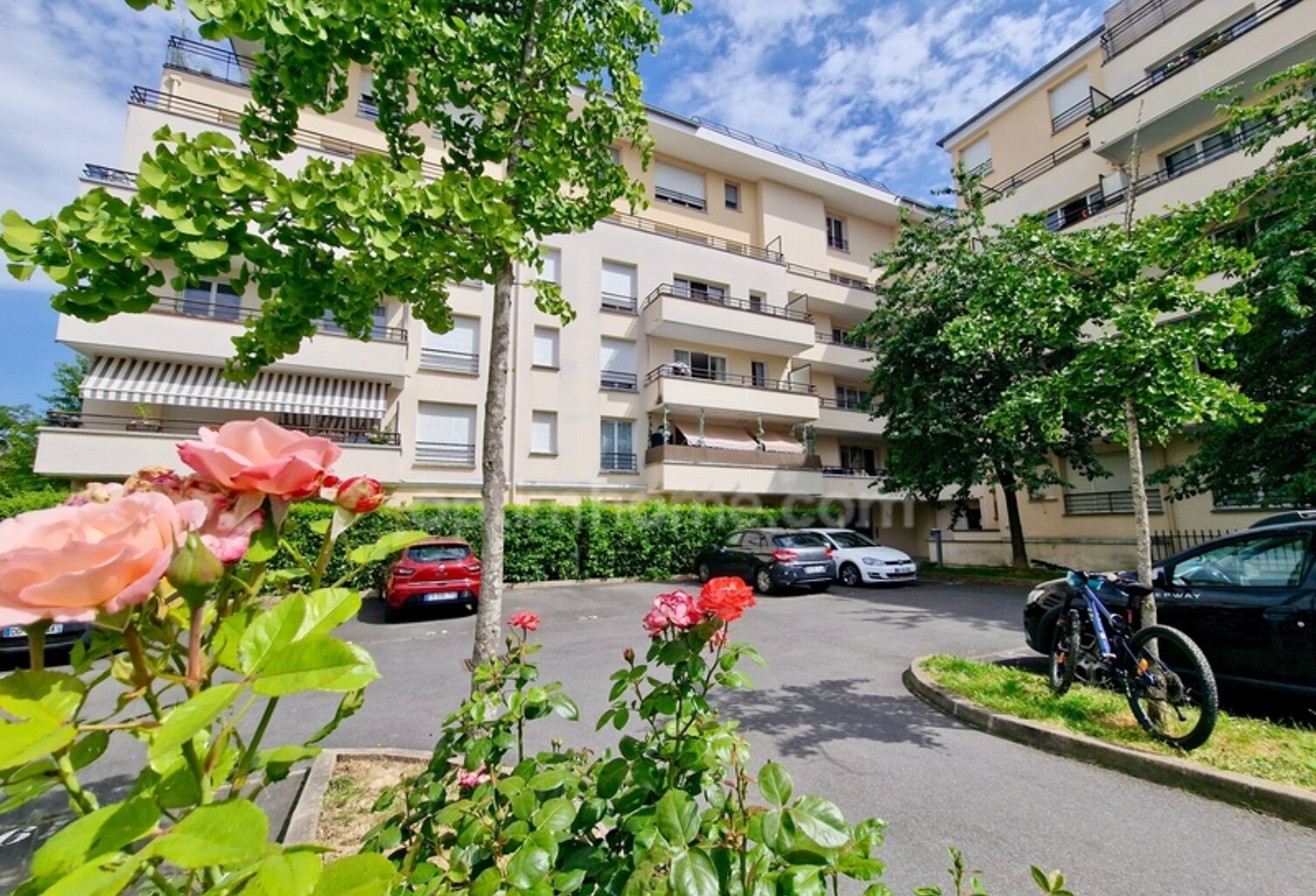 Appartement 2 pièces avec balcon et parking sous sol — photo 1