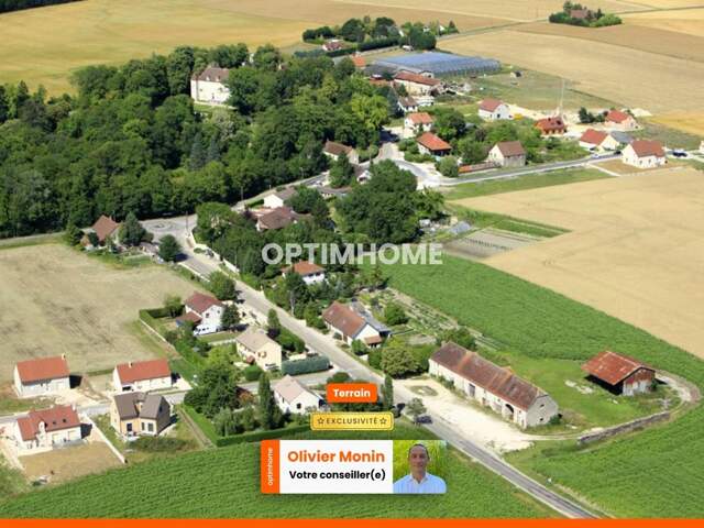 Au calme, cœur de village, terrain constructible et viabilisé de 848 m2 — photo du bien