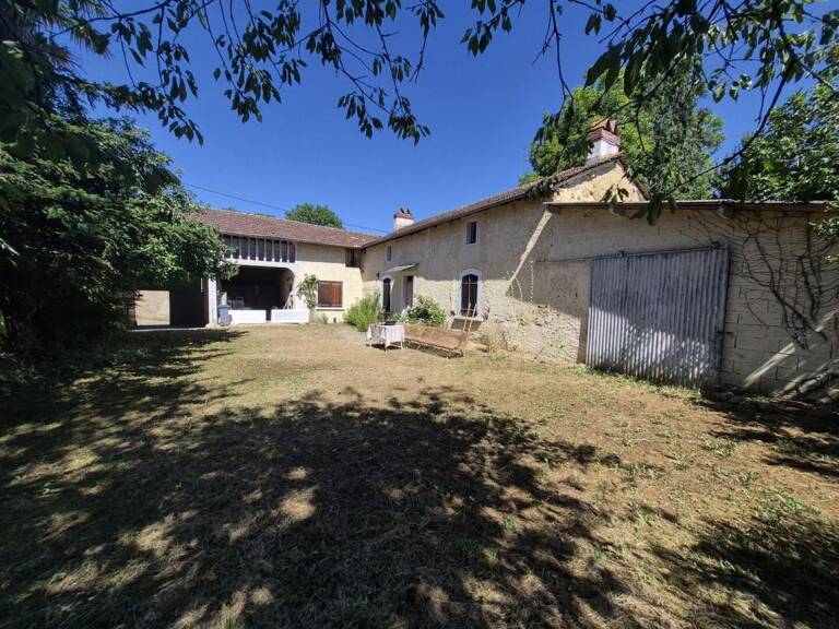 À vendre, proche de Tarbes (Hautes-Pyrénées): maison de plain-pied (ancienne fermette) à rénover avec grenier, garage, cour privée et jardin 1.856m². Cadre paisible dans un hameau rural — photo 1