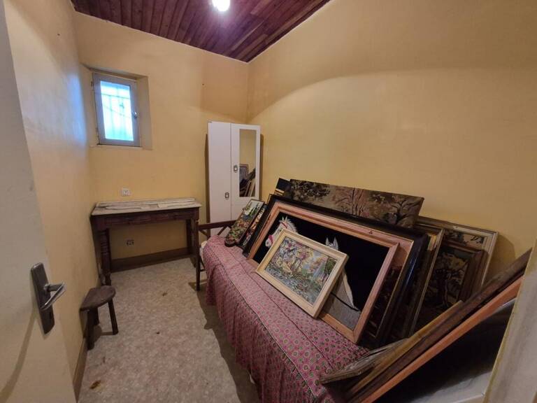 À vendre, proche de Tarbes (Hautes-Pyrénées): maison de plain-pied (ancienne fermette) à rénover avec grenier, garage, cour privée et jardin 1.856m². Cadre paisible dans un hameau rural — photo 1