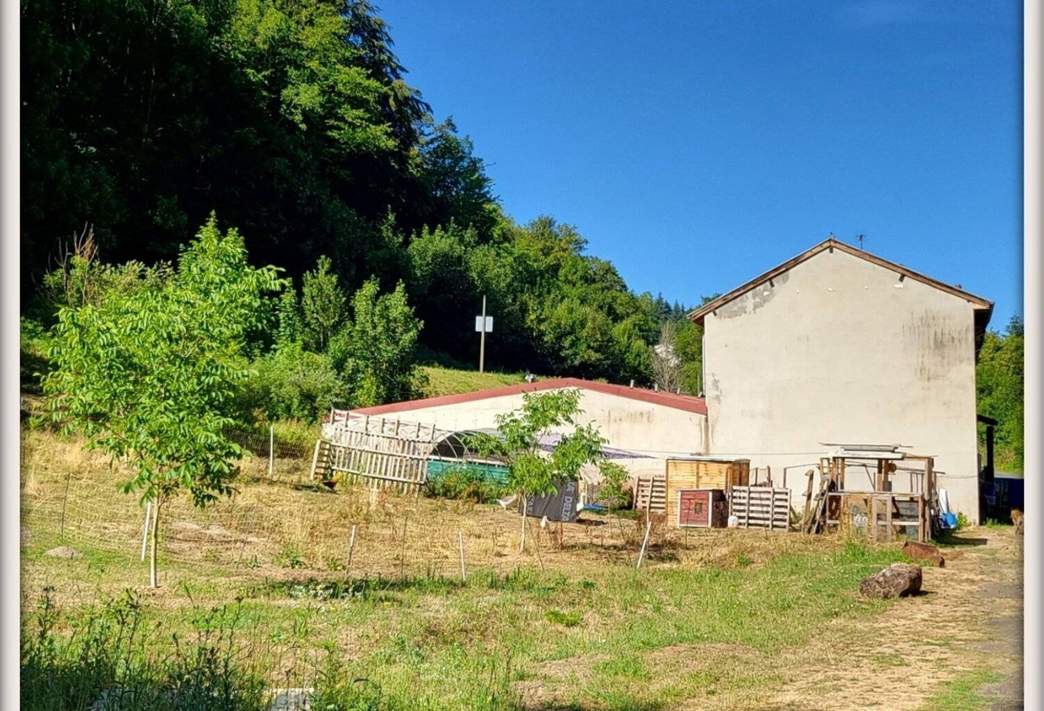 Maison à vendre 13 pièces LA MONNERIE LE MONTEL (63) — photo 1