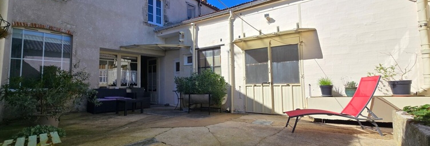 Immeuble  130 m² à vendre à Ferrières (17170)