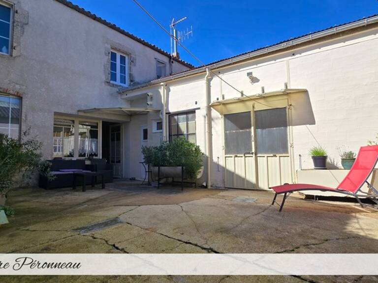   ENSEMBLE IMMOBILIER : MAISON 4 CH + GARAGE ATELIER – IDÉAL ARTISAN OU PROJET MIXTE – SECTEUR FERRIERES — photo 1