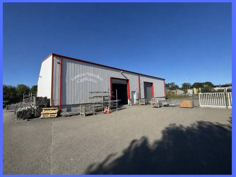 Local d'activités de 570 m² – Entrepôts, bureaux et possibilité de division en 2 lots indépendants — photo 1