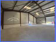 Local d'activités de 570 m² – Entrepôts, bureaux et possibilité de division en 2 lots indépendants — photo 2
