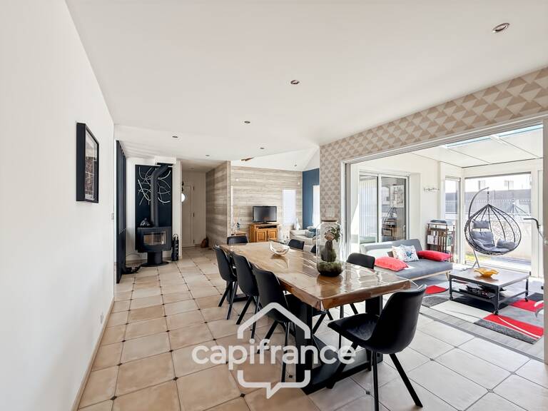 Maison contemporaine de plain-pied de 160 m² – 4 chambres – Véranda de 27 m² avec spa – Double garage – Carport – Noyal-Pontivy — photo 1