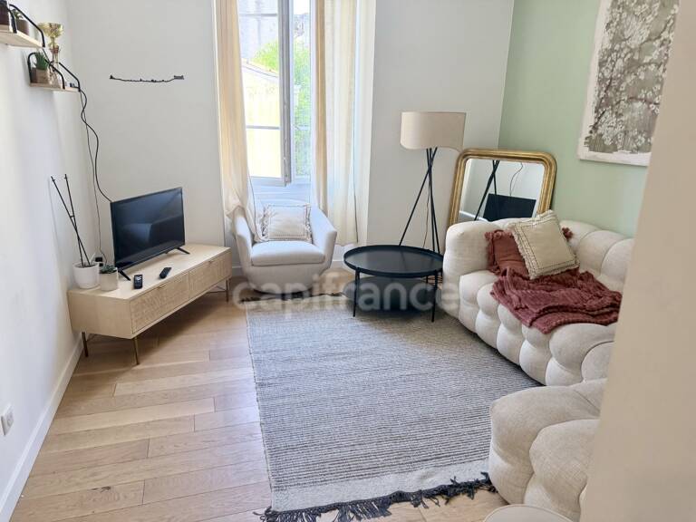 AJACCIO (20), Charmant appartement T2, début du cours Napoléon, proche Port, gare, commerces, bus — photo 1