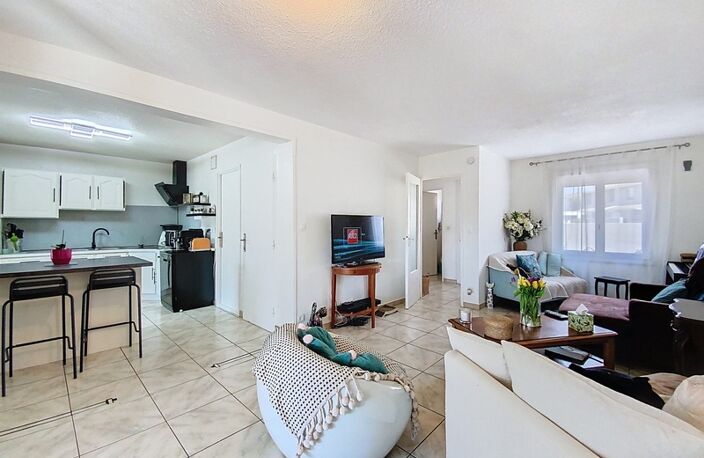 *** VILLA * 4 CHAMBRES * TERRAIN * PISCINE *** — photo 3