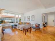 MARSEILLE 8ᵉ – À deux pas de la Place Delibes – Élégant appartement familial avec terrasse, cave et grand box en supplément — photo 2