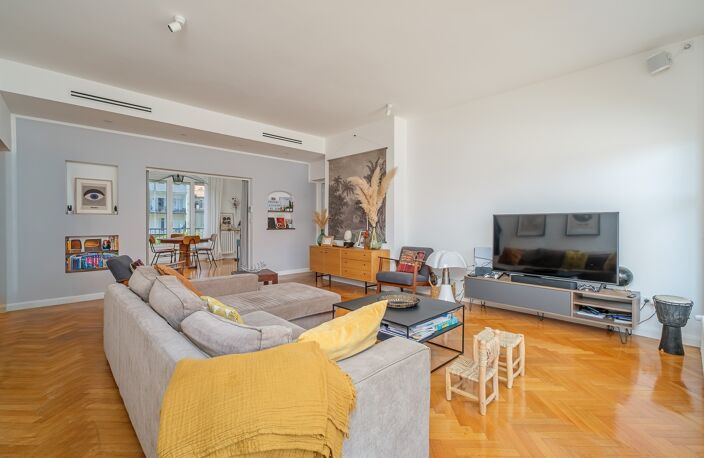 MARSEILLE 8ᵉ – À deux pas de la Place Delibes – Élégant appartement familial avec terrasse, cave et grand box en supplément — photo 5
